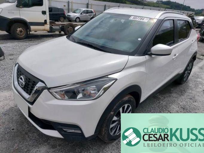 NISSAN KICKS 18/18